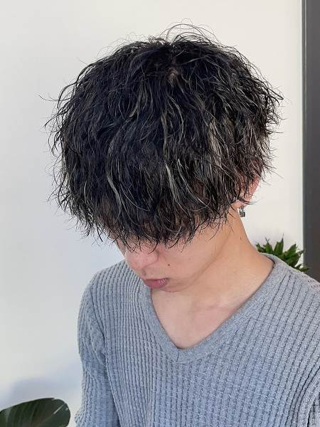 短髪×ツイストパーマ